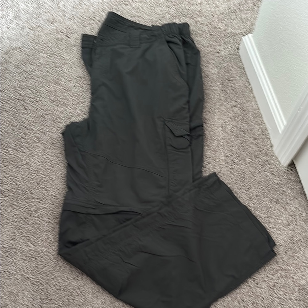 Columbia Gray Cargo Pants that convert to shorts